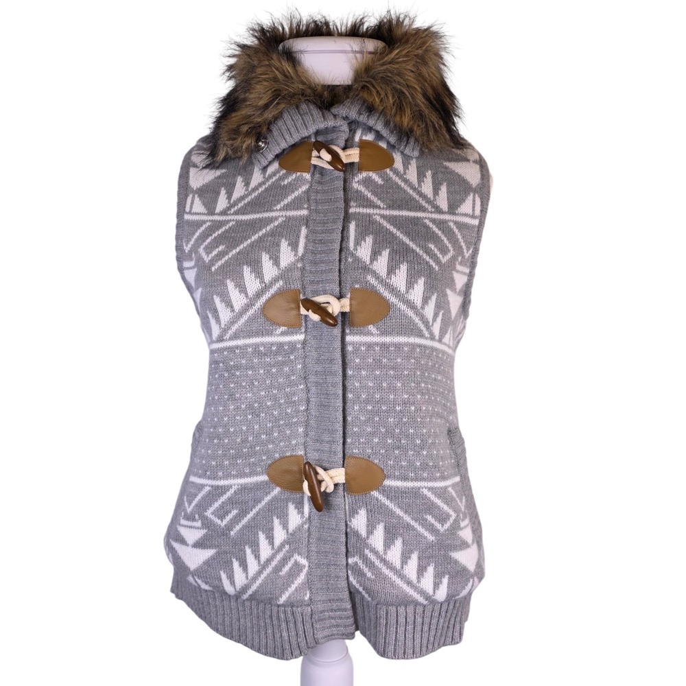 Pink Rose Women's M Sweater Vest Gray‎ Aztec Faux Fur Hood Sherpa Lined NWT Cozy
